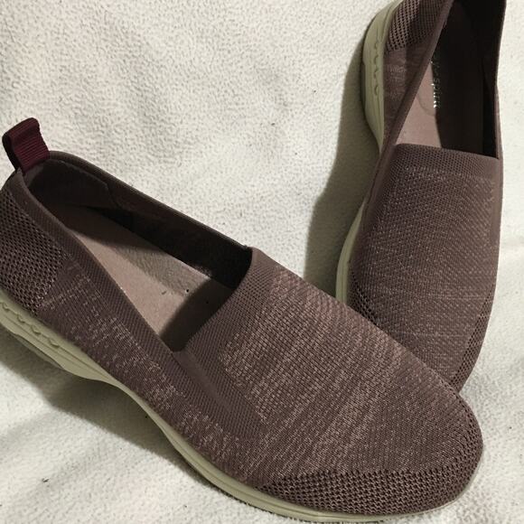 Easy Spirit maroon lightweight casual flats AMAZING condition 8.5 - Picture 1 of 9